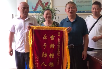南昌街头！一公交司机突然冲下车……