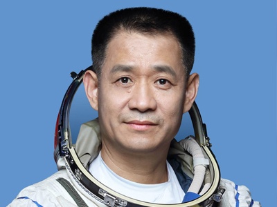 聂海胜、刘伯明、汤洪波执行神舟十二号载人飞行任务