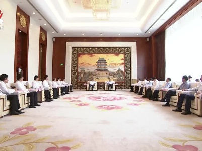 省政府与交通银行签署战略合作协议 易炼红会见交通银行董事长
