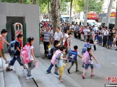 托管班来了！老师和学生都没寒暑假了吗？