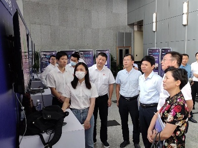 进贤县第一期青岚论坛开讲，新华社、凤凰网等直播盛况！