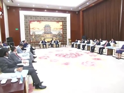 易炼红会见出席上合组织传统医学论坛各国使节