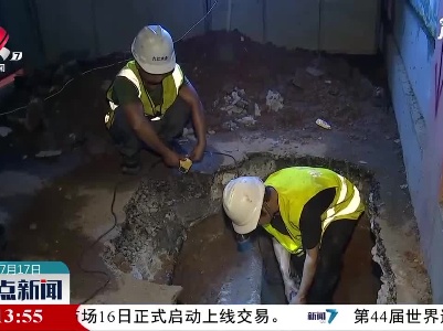 【高温下的坚守】九江：深夜抢修水管 确保居民用水