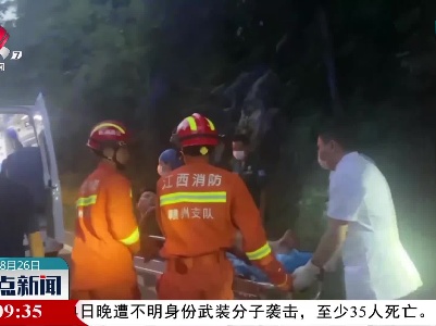 安远：司机疲劳驾驶酿车祸 交警消防火速救人