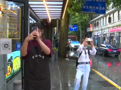 庐山雨后呈现美丽双彩虹