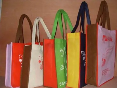 关注公号免费领塑料袋 “环保袋”的流量生意经靠谱吗？