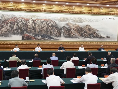 习近平在中央民族工作会议上强调 以铸牢中华民族共同体意识为主线 推动新时代党的民族工作高质量发展