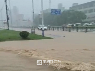 突发暴雨 南昌35条公交线路临时调整