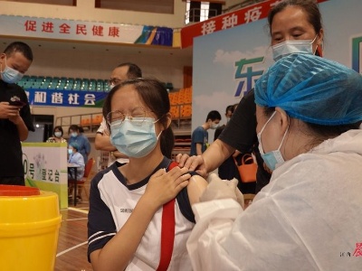 南昌未成年学生疫苗接种专场 一大波“表情包”新鲜出炉