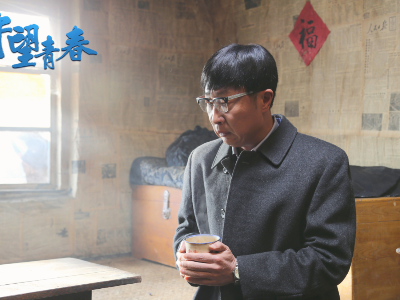 王赛罕娜献唱《守望青春》主题曲 MV曝光高校辅导员的平凡故事