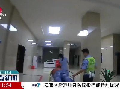 司机深夜突发疾病 高速交警紧急送医