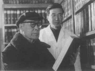 爱国是什么？——两个“001号”的师生对话