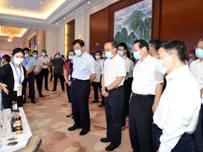 刘奇易炼红会见出席2021江西智库峰会嘉宾