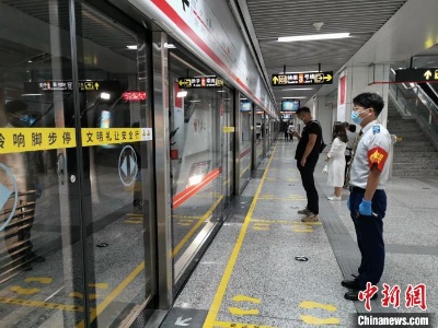 郑州部分地铁重启：熟悉的声音回来了