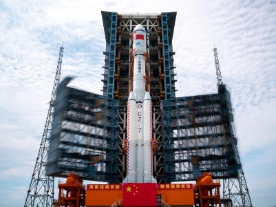 中秋节前，长征七号运载火箭送出“太空新快递” 