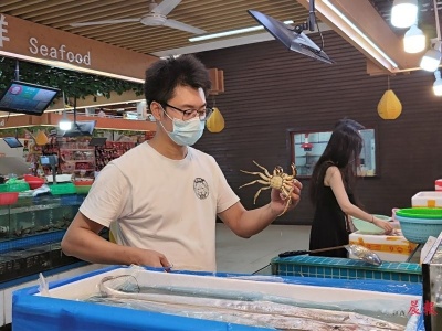 个头偏小销量不佳 今秋南昌螃蟹销售遭遇“冷开场”