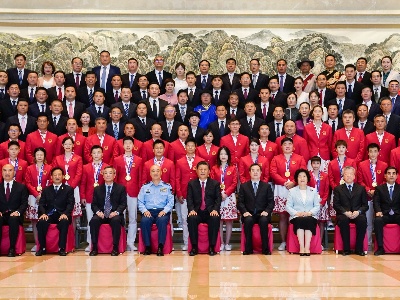 联播+丨全运会开幕！回顾总书记与体育健儿的温暖瞬间