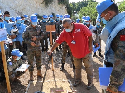 新华国际时评：中国是维护世界和平的中流砥柱 