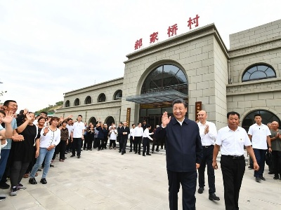 跟着总书记长见识丨郝家桥村：穿越时空的“楷模” 