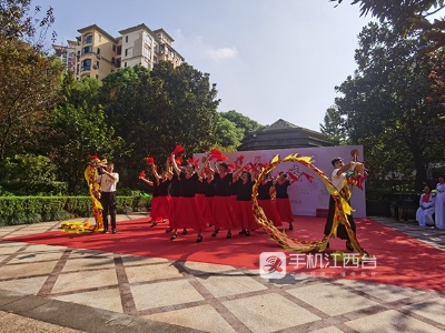 颂祖国 庆国庆 南昌一社区举行音乐联欢会