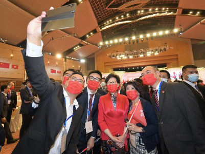 林郑月娥酒会致辞：今年国庆别具意义，香港真正踏上“一国两制”正确轨道