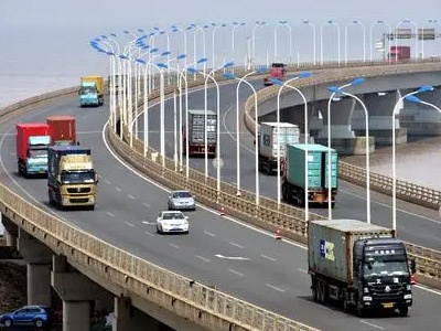 公安部交管局：国庆假期第五天全国道路交通平稳有序