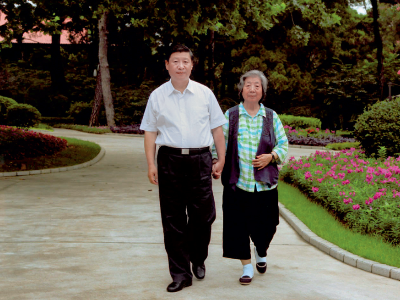瞭望·治国理政纪事丨习近平总书记的尊老敬老情怀