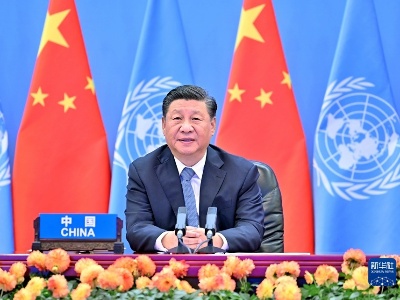 习近平同新加坡总理李显龙通电话 