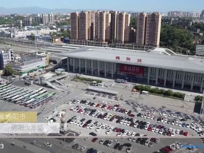 铁路夫妻档：同站上班难相聚，国庆坚守为团圆 