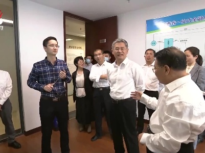 马森述到省非公有制企业发展中心和维权服务中心调研