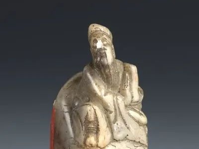 这枚珍贵的“国家银行”玉章被遗留在长征出发地