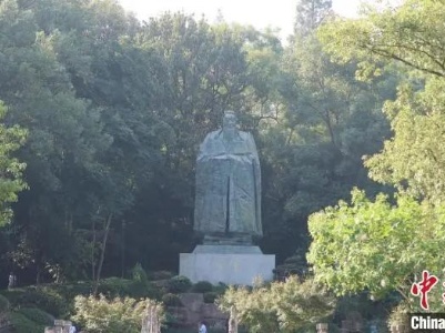 东西问·中国观 | 干春松：世界纷乱，中国为什么能做“擎天柱”而不是“威震天”？
