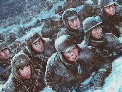 电影《长津湖》热映 江西多位抗美援朝老兵走进影院观影