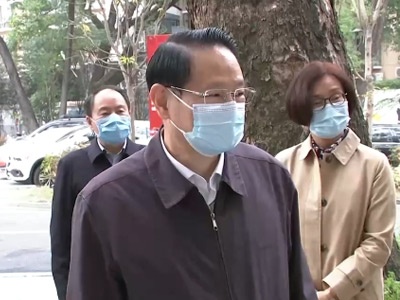 易炼红深入一线宣讲党的十九届六中全会精神时强调 推动党的十九届六中全会精神在赣鄱大地落地生根 书写全面建设社会主义现代化国家精彩的江西篇章