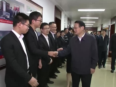易炼红走访省委办公厅时强调  当仁不让责无旁贷地带好头作表率树标杆  努力打造让党放心让人民满意的模范机关