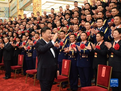 习近平会见全国应急管理系统先进模范和消防忠诚卫士表彰大会代表 王沪宁韩正参加会见