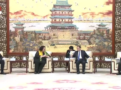 易炼红叶建春会见参加第二届鄱阳湖国际观鸟周活动的国际嘉宾