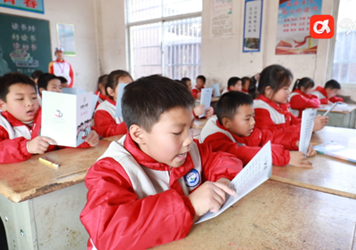 “名著小书包”走进南昌县罗舍村  捐赠惠及6万多名乡村学生
