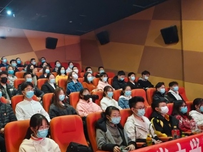 电影《邓小平小道》江西点映票房突破230万元 “圈粉”年轻观众