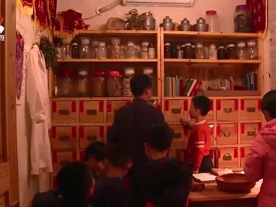 抚州市临川区开展“中草药识别与采集”传承实践活动