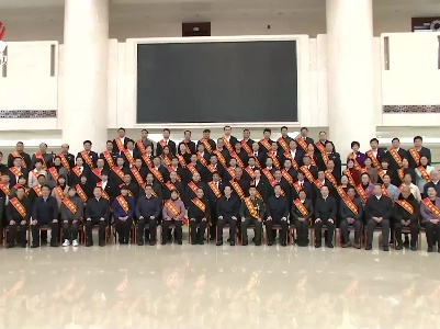 易炼红在全省精神文明建设表彰大会上强调 更好地凝魂聚气弘扬正气淳化风气鼓舞士气 为建设现代化江西提供思想保证和精神动力
