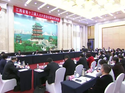 【两会进行时】易炼红参加新余代表团审议时强调 聚焦“做示范、勇争先”的目标要求 展现小市大格局大发展大情怀大担当