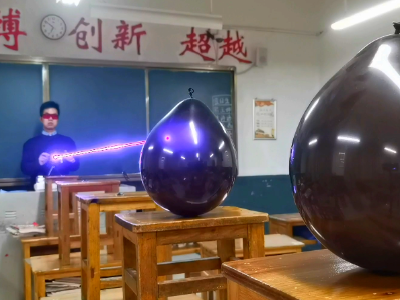 景德镇：激光“神器”登陆课堂 酷炫实验走红网络