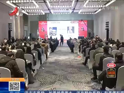 南昌：赞！“白衣天使”为爱写诗