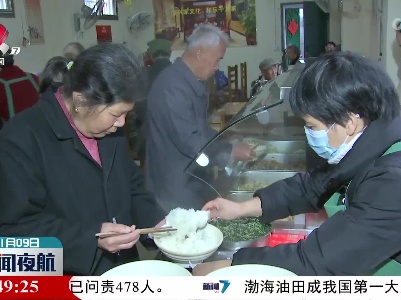 赣州：小巷餐厅的爱心接力