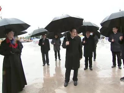 易炼红在鹰潭调研时强调 以雄鹰般的豪情壮志和拼搏精神 开创鹰潭高质量跨越式发展新局面