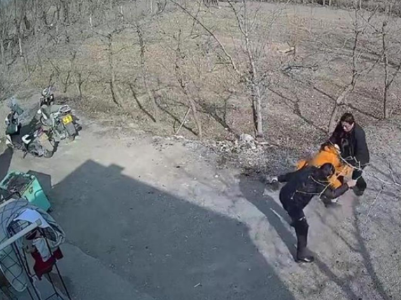 热评|拿不出50万彩礼女友被拖走？且各自反思