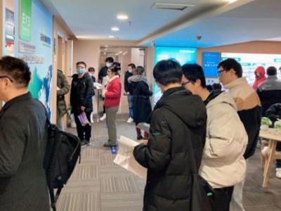 新春伊始近视患者齐聚爱尔摘镜 高清视力成为最佳新年礼