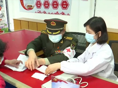 江西开展“替烈士看爹娘 为烈属办实事”专项义诊活动