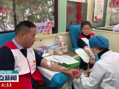 新余：市民踊跃献血 缓解血库紧张形势